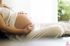 八年未孕原是输卵管堵塞，俄罗斯试管婴儿助孕成就三口之家
